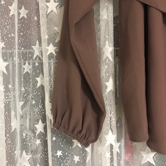 Aritzia off the shoulder blouse size: xxs - Picture 5 of 5